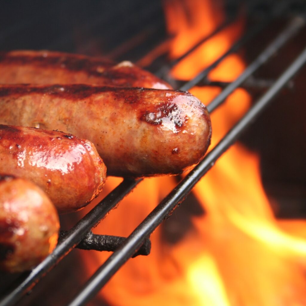 Bratwürste auf dem Grill